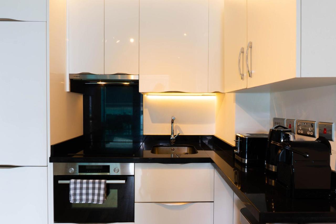 Ocean Spa Suite 11-Hosted By Sweetstay ยิบรอลตาร์ ภายนอก รูปภาพ